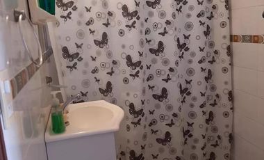 Casa en venta - 4 Dormitorios 2 Baños - 202.5Mts2 - Las Toninas