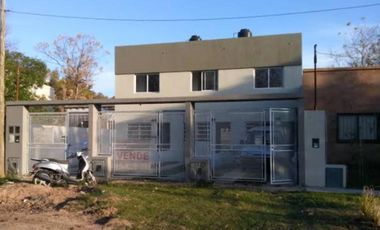 Dúplex en venta - 2 dormitorios 2 baños - 2 Cocheras - 75mts2 - City Bell, La Plata