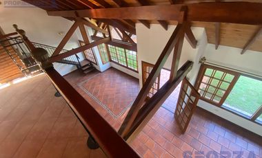 Casa - Malvinas Argentinas