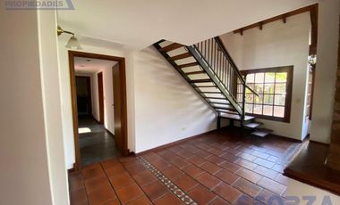 Casa - Malvinas Argentinas