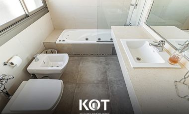 6 Ambientes con cochera y dependencia en Recoleta EN VENTA!