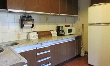 Casa en una planta con lindisimo jardin en el Barrio Los Nogales