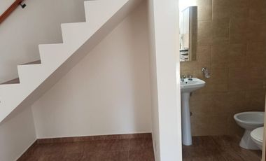 EN VENTA COMPLEJO EN FUNES 4 DEPARTAMENTOS 3 COCHERAS Y ESPACIOS COMUNES IDEAL INVERSORES