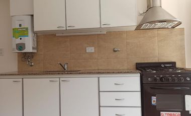 EN VENTA COMPLEJO EN FUNES 4 DEPARTAMENTOS 3 COCHERAS Y ESPACIOS COMUNES IDEAL INVERSORES