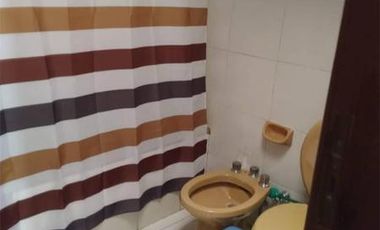 Excelente casa sobre lote propio en el centro de Wilde