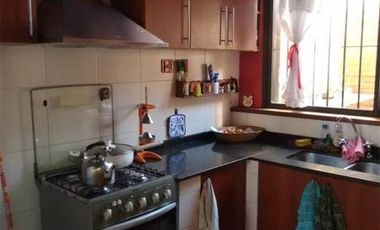 Excelente casa sobre lote propio en el centro de Wilde