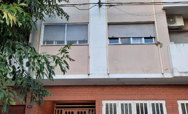 Departamento en venta - 3  dormitorios  2 baños - Cochera - 85mts2 - Tolosa