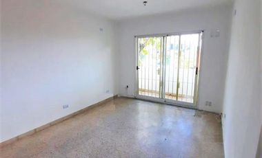 Departamento en venta - 3  dormitorios  2 baños - Cochera - 85mts2 - Tolosa