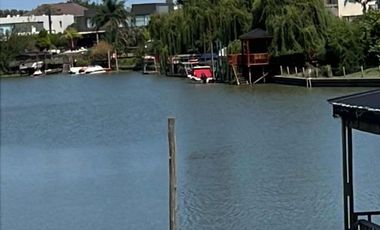 Casa en venta - 4 Dormitorios 2 Baños - Cochera - 1.800Mts2 - Ingeniero Maschwitz, Escobar