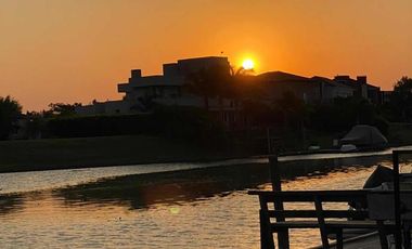 Casa en venta - 4 Dormitorios 2 Baños - Cochera - 1.800Mts2 - Ingeniero Maschwitz, Escobar