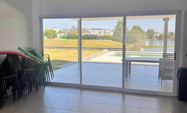 Casa en venta - 4 Dormitorios 2 Baños - Cochera - 1.800Mts2 - Ingeniero Maschwitz, Escobar