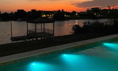 Casa en venta - 4 Dormitorios 2 Baños - Cochera - 1.800Mts2 - Ingeniero Maschwitz, Escobar