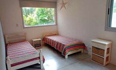 Casa en venta - 2 Dormitorios 2 Baños - Cocheras - 450Mts2 - Santa Clara del Mar