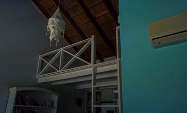 Casa en venta - 4 dormitorios 4 baños - 370mts2 - Manuel B. Gonnet