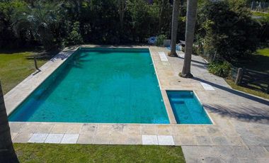 Casa en venta - 4 dormitorios 4 baños - 370mts2 - Manuel B. Gonnet