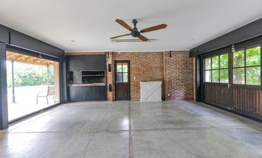 Casa en venta - 4 dormitorios 4 baños - 370mts2 - Manuel B. Gonnet