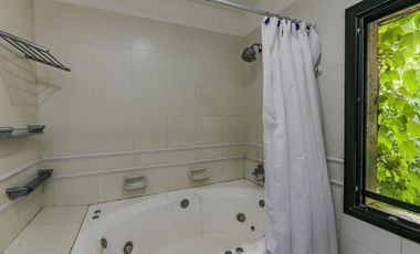 Casa en venta - 4 dormitorios 4 baños - 370mts2 - Manuel B. Gonnet