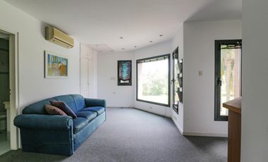 Casa en venta - 4 dormitorios 4 baños - 370mts2 - Manuel B. Gonnet