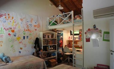 Casa en venta - 4 dormitorios 4 baños - 370mts2 - Manuel B. Gonnet