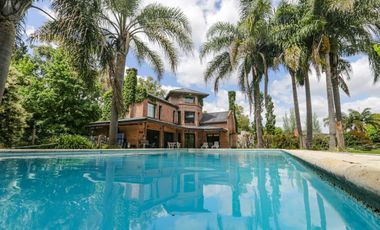 Casa en venta - 4 dormitorios 4 baños - 370mts2 - Manuel B. Gonnet