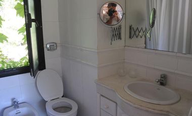 Casa en venta - 4 dormitorios 4 baños - 370mts2 - Manuel B. Gonnet