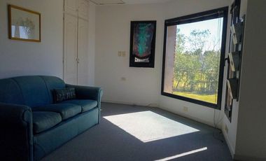 Casa en venta - 4 dormitorios 4 baños - 370mts2 - Manuel B. Gonnet