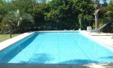 Casa en venta - 4 dormitorios 4 baños - 370mts2 - Manuel B. Gonnet