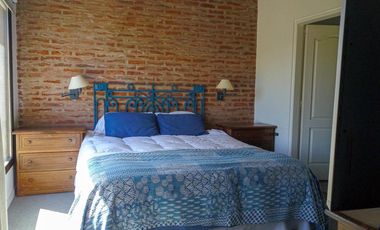 Casa en venta - 4 dormitorios 4 baños - 370mts2 - Manuel B. Gonnet