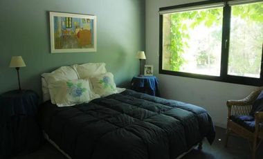 Casa en venta - 4 dormitorios 4 baños - 370mts2 - Manuel B. Gonnet