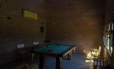 Casa en venta - 4 dormitorios 4 baños - 370mts2 - Manuel B. Gonnet