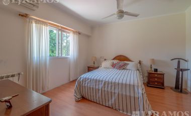 CASA CON DOBLE LOTE EN EL BARRIO CERRADO LA CHACRA, EN SAN FERNANDO