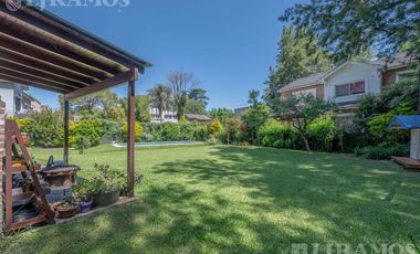 CASA CON DOBLE LOTE EN EL BARRIO CERRADO LA CHACRA, EN SAN FERNANDO