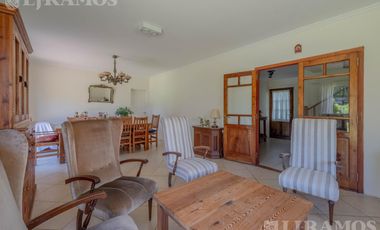 CASA CON DOBLE LOTE EN EL BARRIO CERRADO LA CHACRA, EN SAN FERNANDO