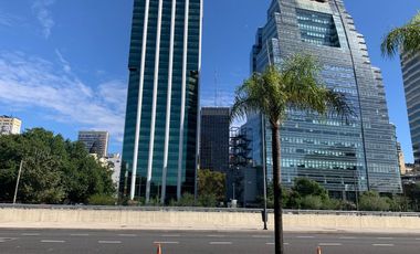 Local en Avenida, con 14 metros de Frente, Ideal servicios