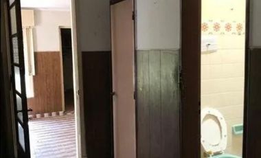 Casa en venta - 3 Dormitorios 1 Baño - 200 mts2 - La Plata