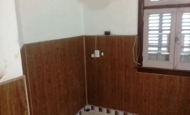 Casa en venta - 3 Dormitorios 1 Baño - 200 mts2 - La Plata