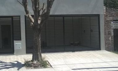 Dúplex en venta - 2 dormitorios 1 baño - cochera - 83mts2 - Los Hornos, La Plata