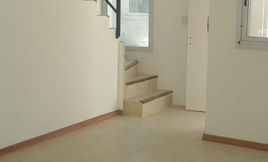 Dúplex en venta - 2 dormitorios 1 baño - cochera - 83mts2 - Los Hornos, La Plata