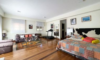 Excelente casa en venta en lo mejor de Punta Chica sobre cul de sac