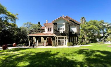 Excelente casa en venta en lo mejor de Punta Chica sobre cul de sac