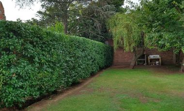 Casa en venta - 2 Dormitorios 1 Baño - Cochera - 370Mts2 - San Jorge, Villa Elisa, La Plata