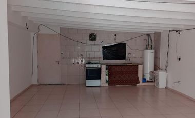 Casa en venta - 2 Dormitorios 1 Baño - Cochera - 370Mts2 - San Jorge, Villa Elisa, La Plata