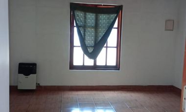 Casa en venta - 2 Dormitorios 1 Baño - Cochera - 370Mts2 - San Jorge, Villa Elisa, La Plata