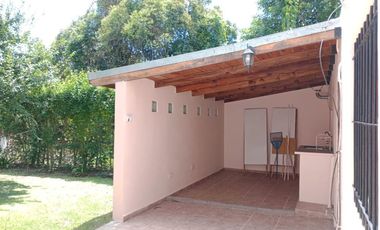 Casa en venta - 2 Dormitorios 1 Baño - Cochera - 370Mts2 - San Jorge, Villa Elisa, La Plata
