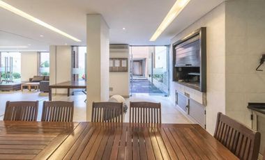 3 ambientes con dependencia y 2 cocheras en las cañitas. EN VENTA!