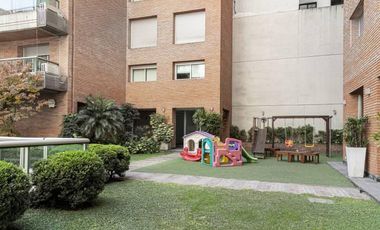 3 ambientes con dependencia y 2 cocheras en las cañitas. EN VENTA!