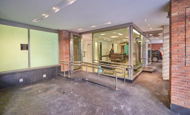 3 ambientes con dependencia y 2 cocheras en las cañitas. EN VENTA!