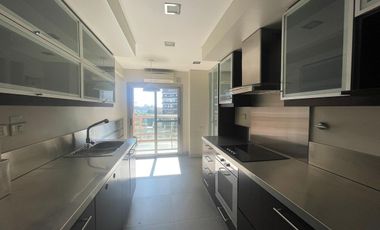 3 ambientes con dependencia y 2 cocheras en las cañitas. EN VENTA!