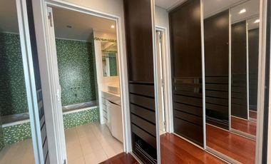 3 ambientes con dependencia y 2 cocheras en las cañitas. EN VENTA!