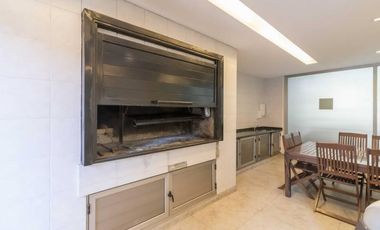 3 ambientes con dependencia y 2 cocheras en las cañitas. EN VENTA!